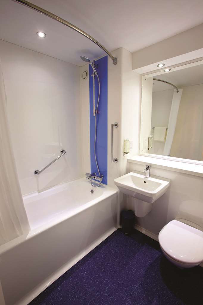 Travelodge Yeovil Podimore Ilchester Room photo